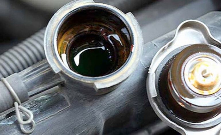 MERAWAT AIR RADIATOR MOBIL DENGAN CARA BENAR